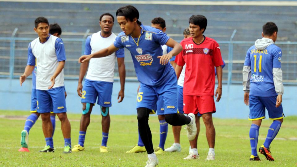 Arema Cronus sedang berlatih. Copyright: &copy; Ardiyansyah/INDOSPORT